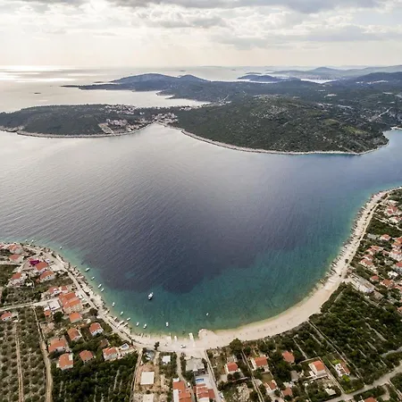 Nyaraló Goldie - 30 M From Beach